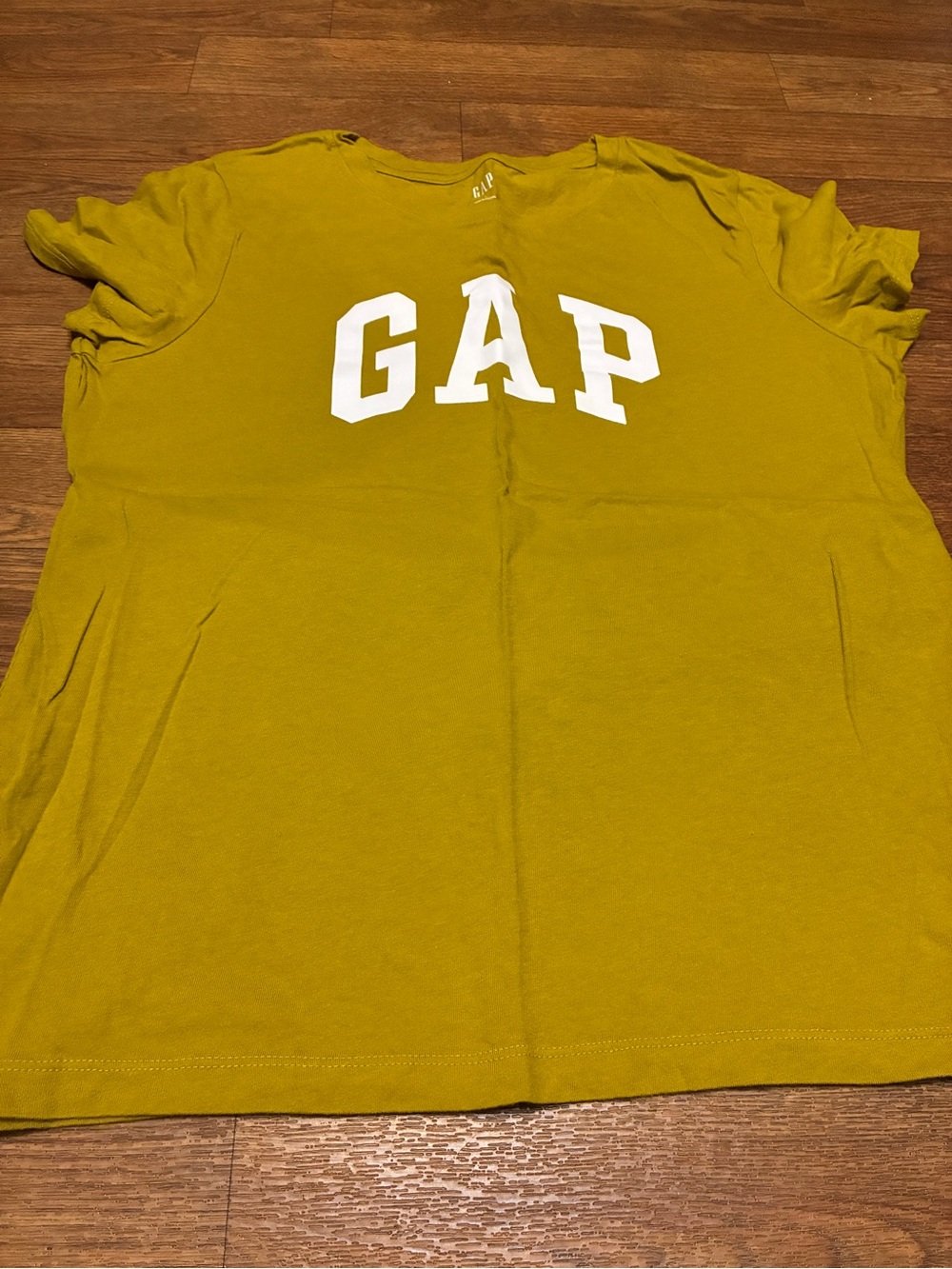 Women’s GAP Logo Tee Size Large